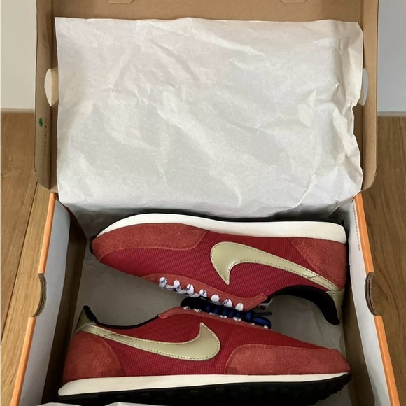 Nike Waffle Trainer 2 - K2 Basecamp Himalayas — US 10.5 Red & Gold — BRAND NEW - Picture 4 of 11